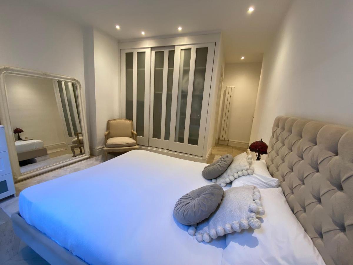 Kensington Garden Suite - 2 Bedrooms 런던 외부 사진