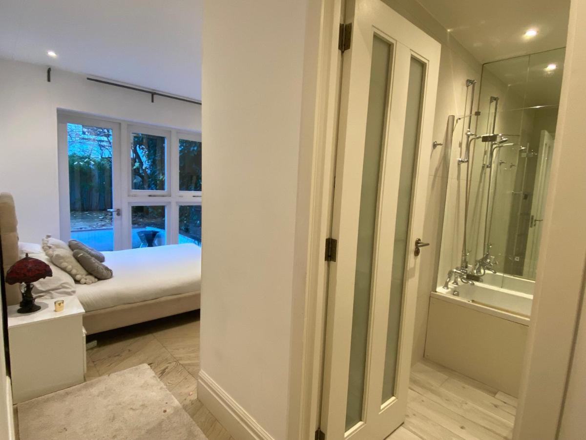 Kensington Garden Suite - 2 Bedrooms 런던 외부 사진