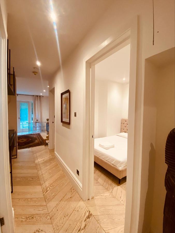 Kensington Garden Suite - 2 Bedrooms 런던 외부 사진