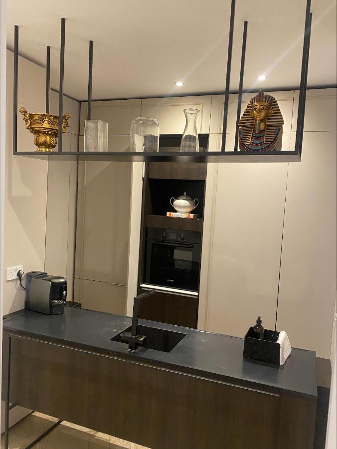 Kensington Garden Suite - 2 Bedrooms 런던 외부 사진